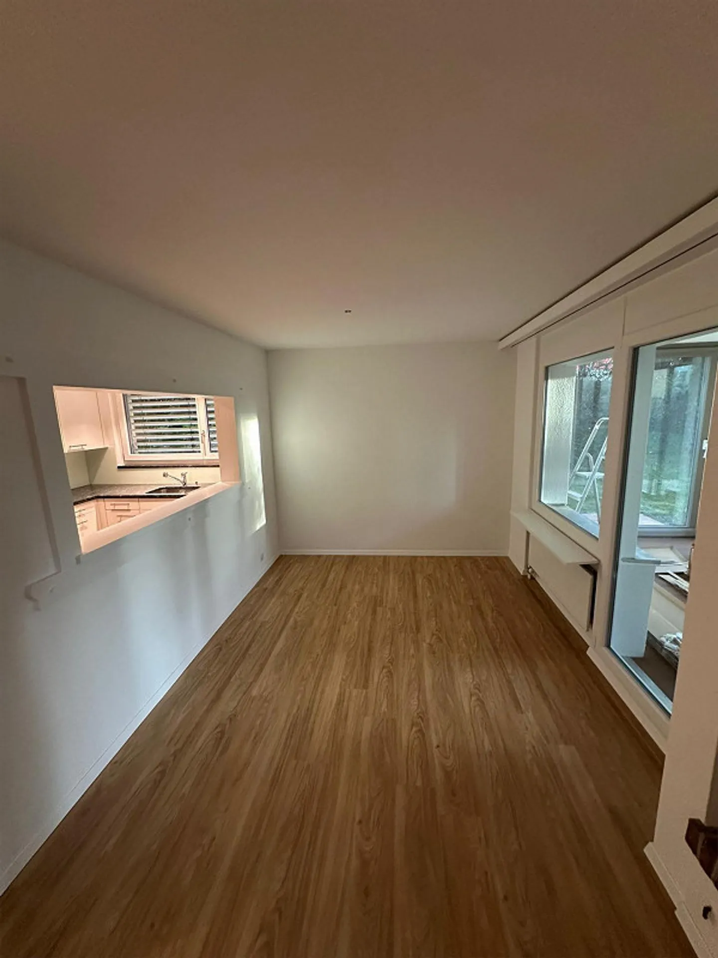 Appartement de jardin exclusif de 4,5 pièces avec jardin d'hiver et cheminée - Photo 6 sur 13