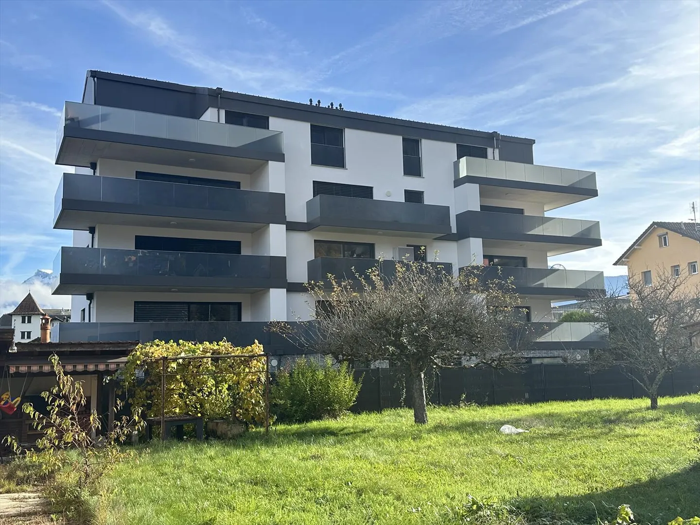 3.5 Room Apartment - Photo 2 of 8