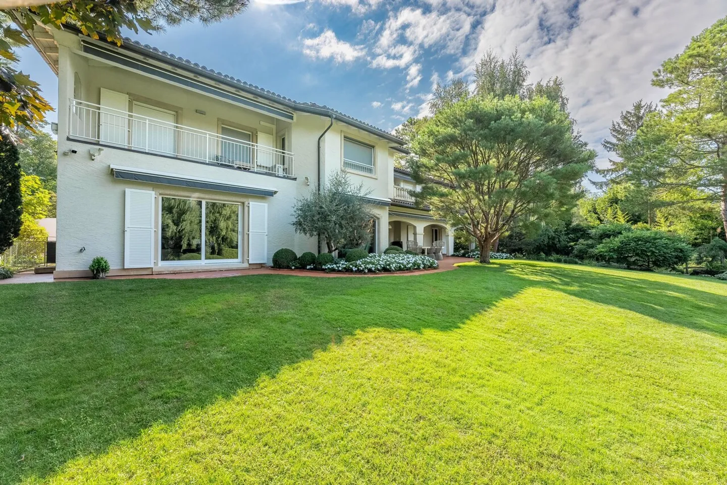 Magnifique propriété rénovée au cœur de Collonge Bellerive - Photo 5 sur 40