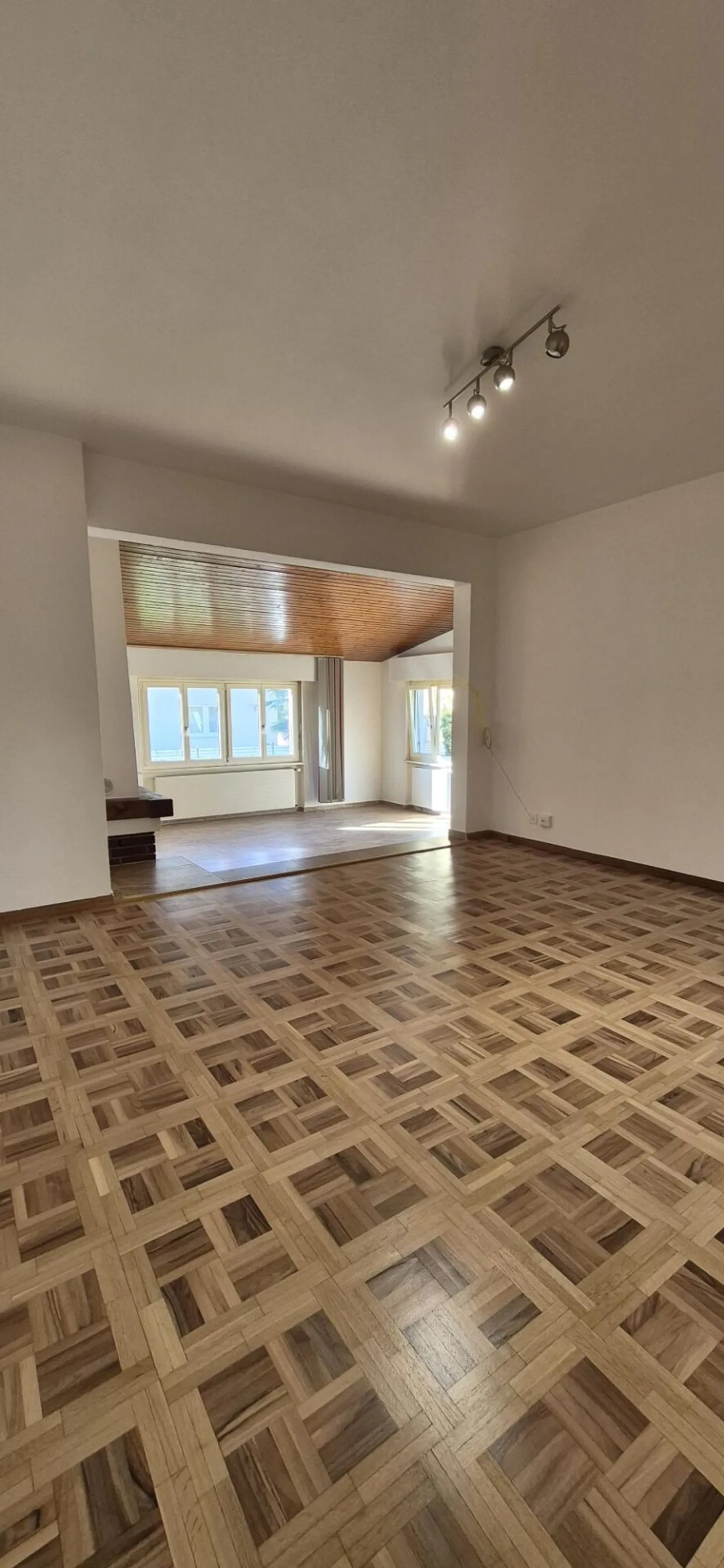 Casa indipendente 6 stanze con terrazza, terreno e garage-box - Foto 7 di 12