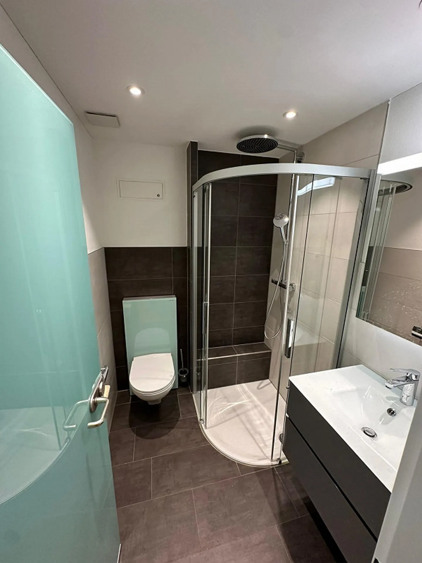 Appartement de jardin exclusif de 4,5 pièces avec jardin d'hiver et cheminée - Photo 11 sur 13