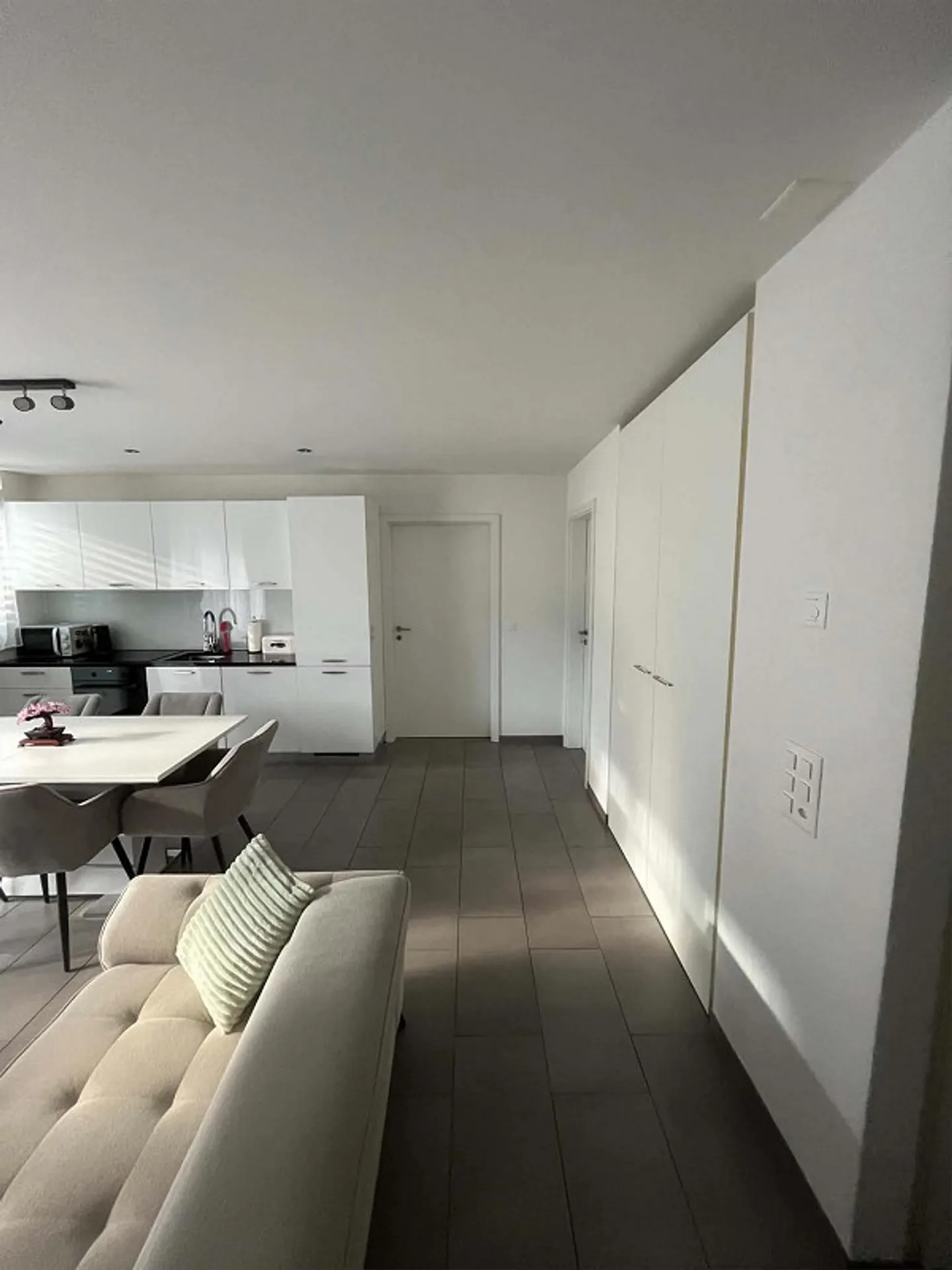 2.5 Room Apartment - Photo 5 of 27