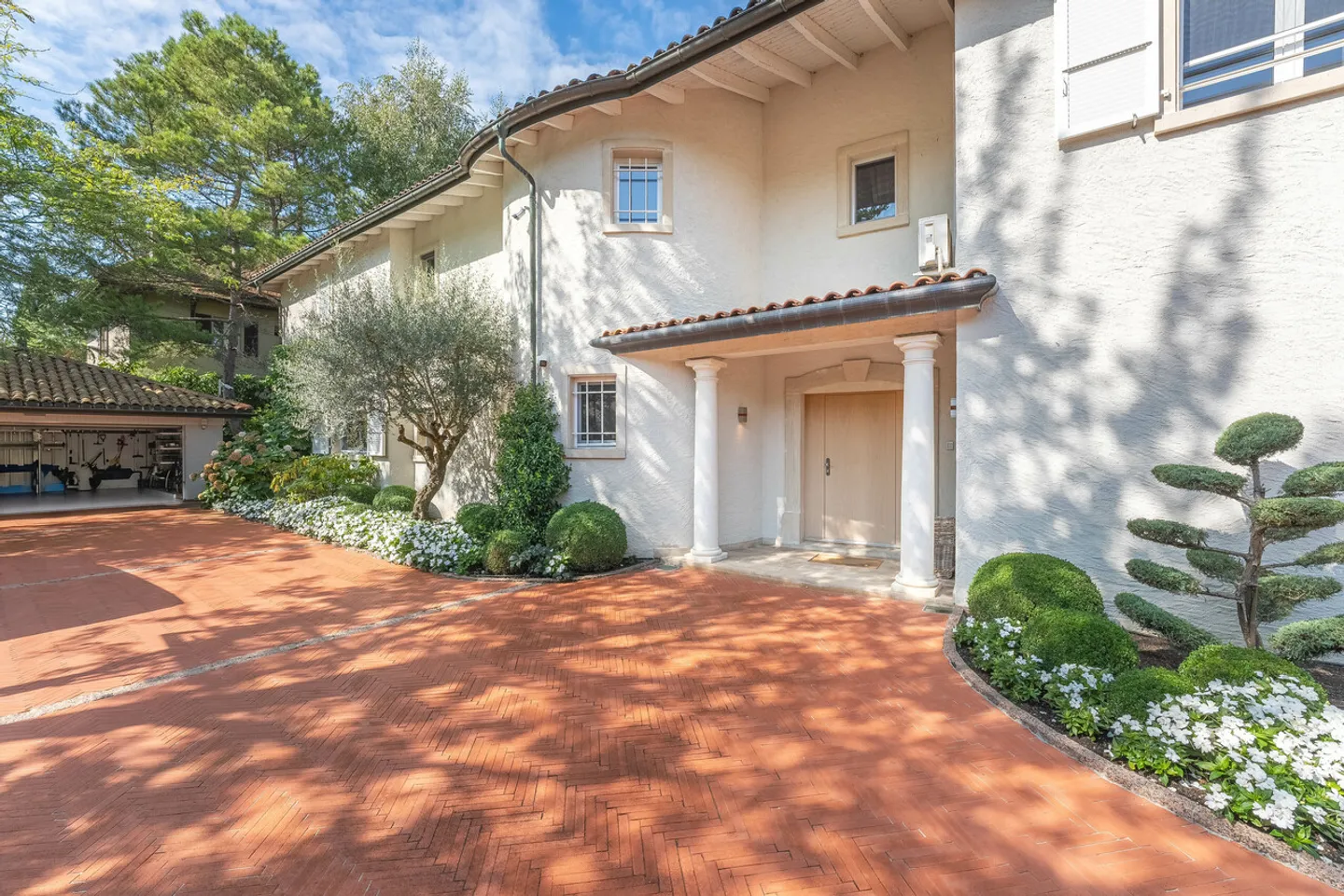 Magnifique propriété rénovée au cœur de Collonge Bellerive - Photo 9 sur 40