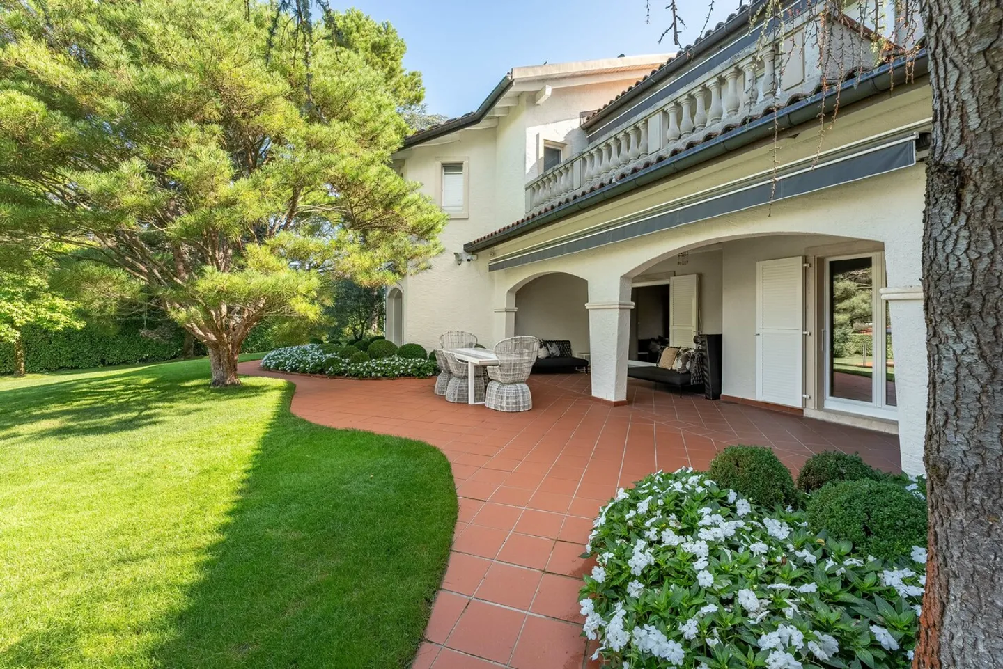 Magnifique propriété rénovée au cœur de Collonge Bellerive - Photo 10 sur 40