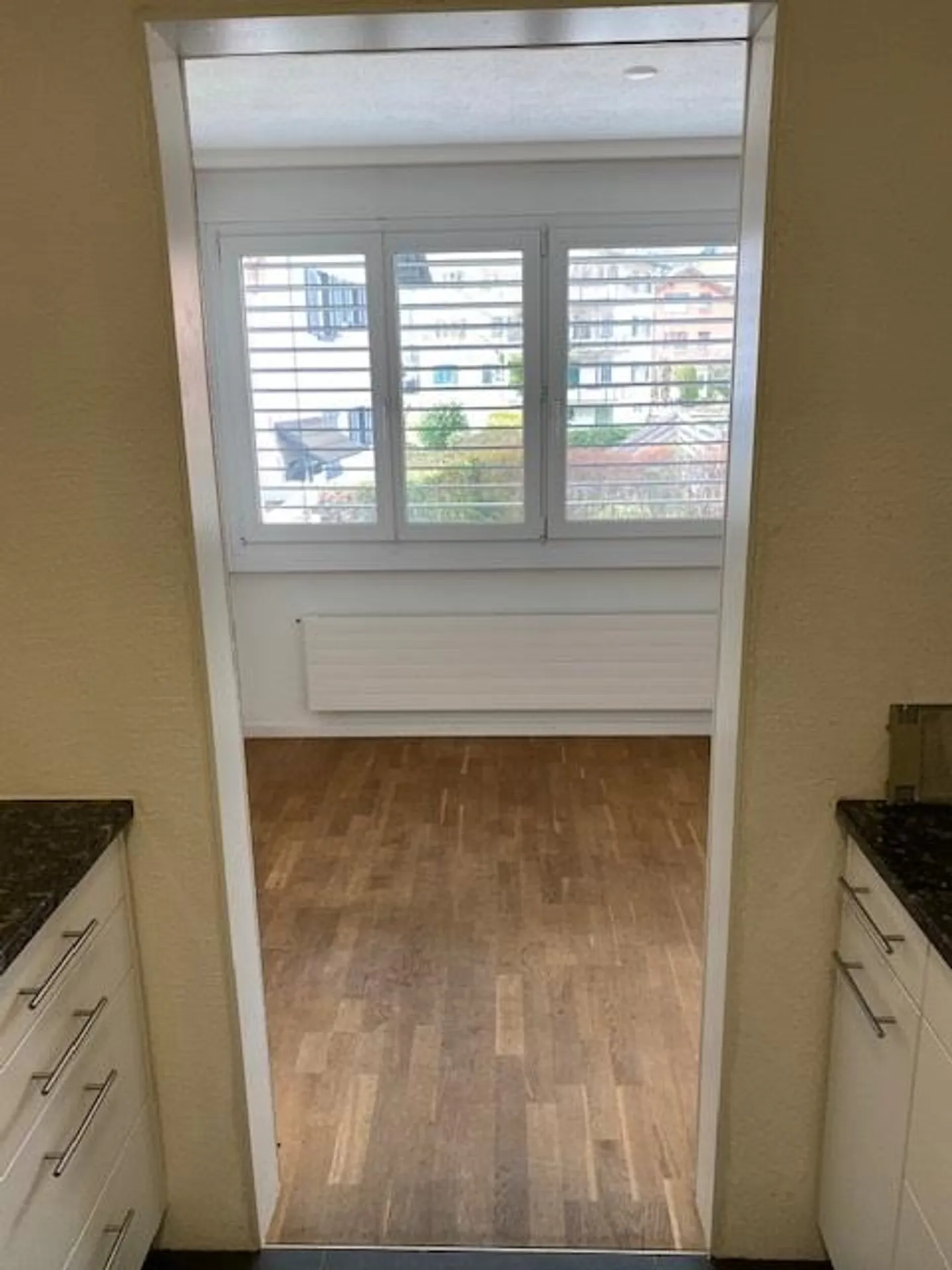 Room in a shared apartment - Photo 1 of 8