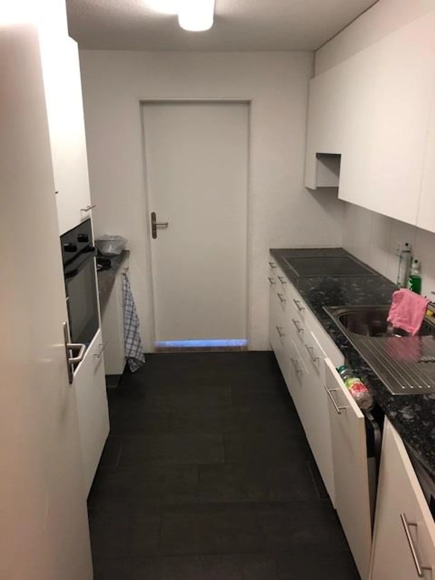 Room in a shared apartment - Photo 4 of 8