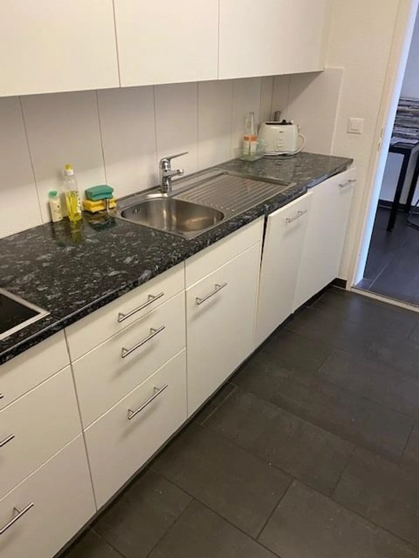 Room in a shared apartment - Photo 5 of 8