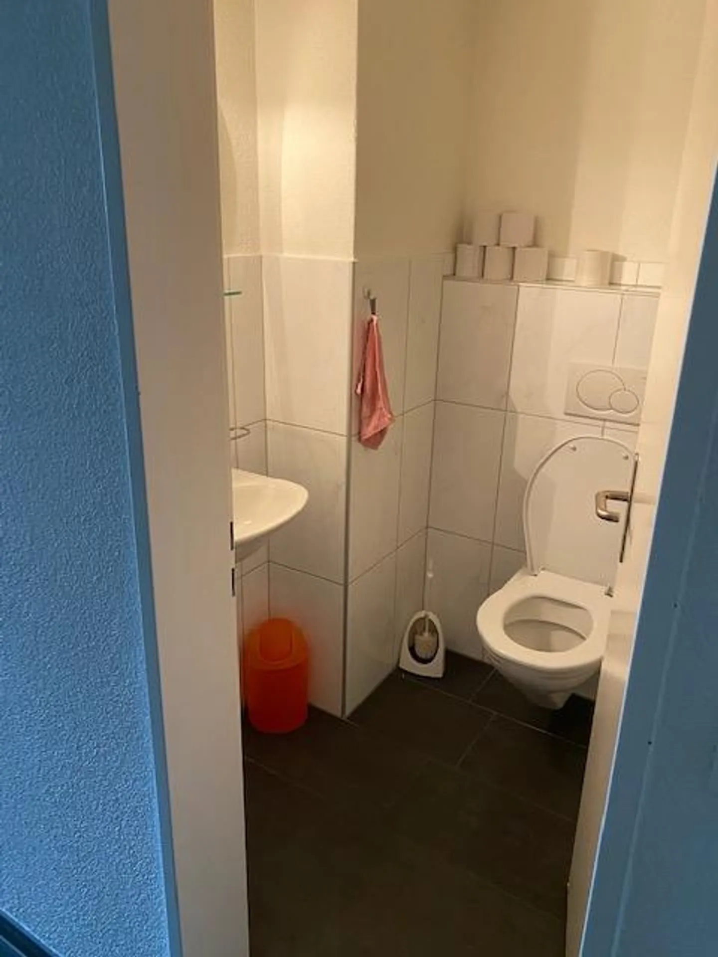 Room in a shared apartment - Photo 8 of 8