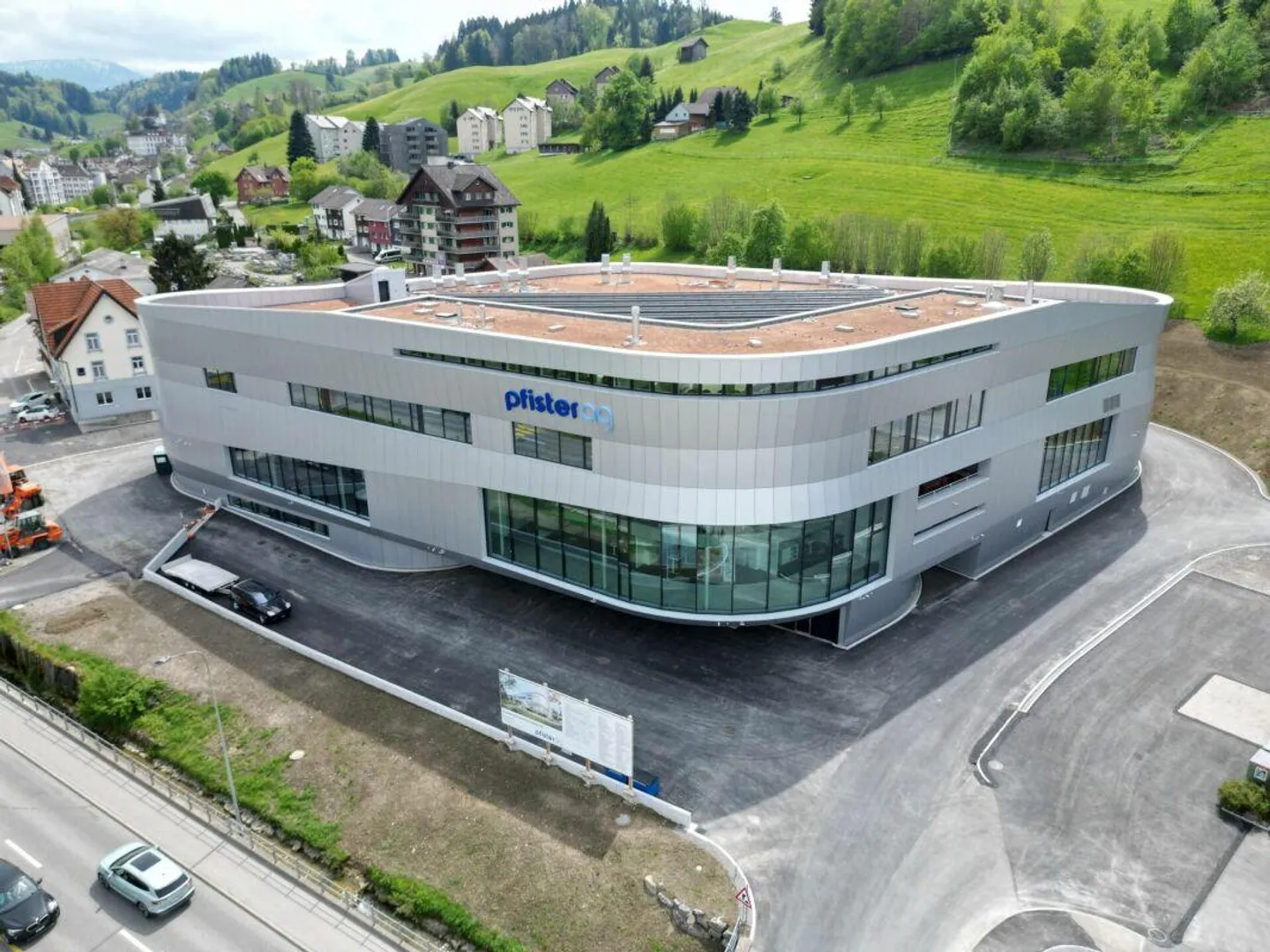 Uffici e showroom moderni e impressionanti.... - Foto 6 di 16