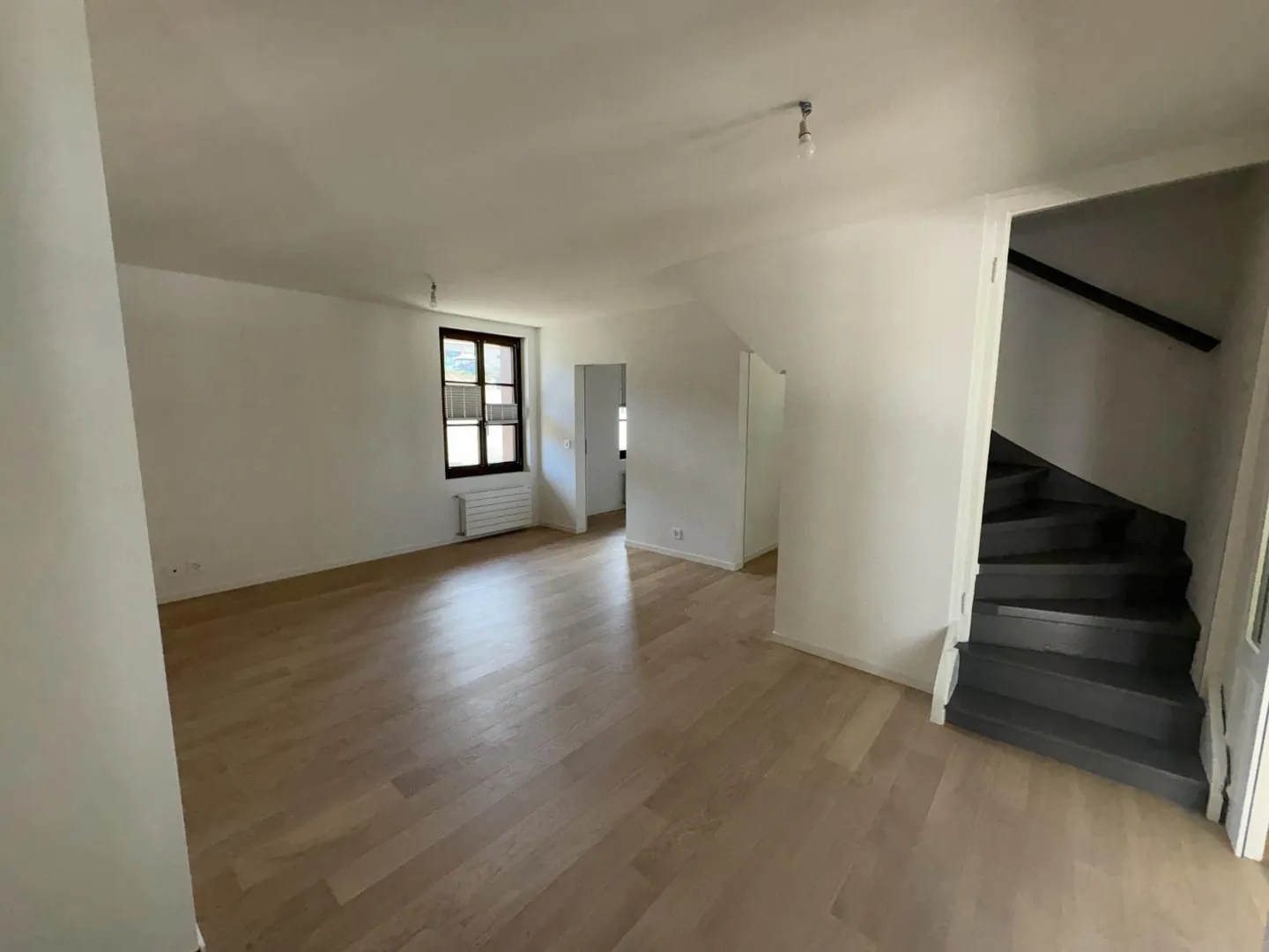 Wunderschöne renovierte 4-Zimmer-Wohnung in Vauderens - Foto 3 von 6