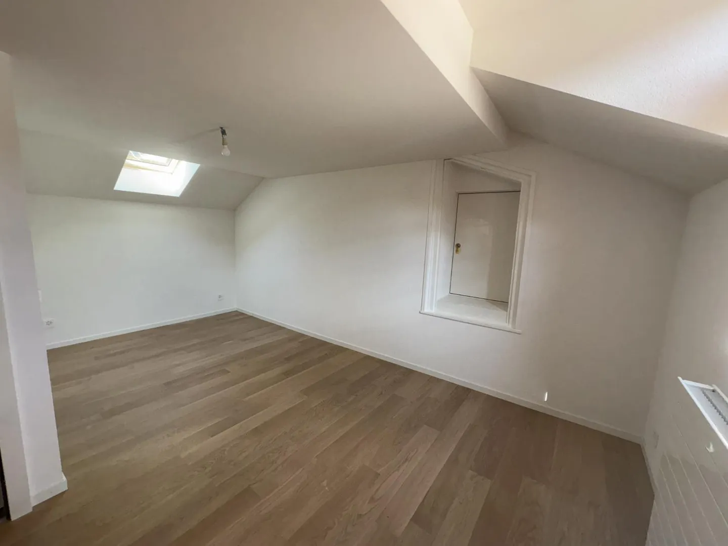 Wunderschöne renovierte 4-Zimmer-Wohnung in Vauderens - Foto 5 von 6