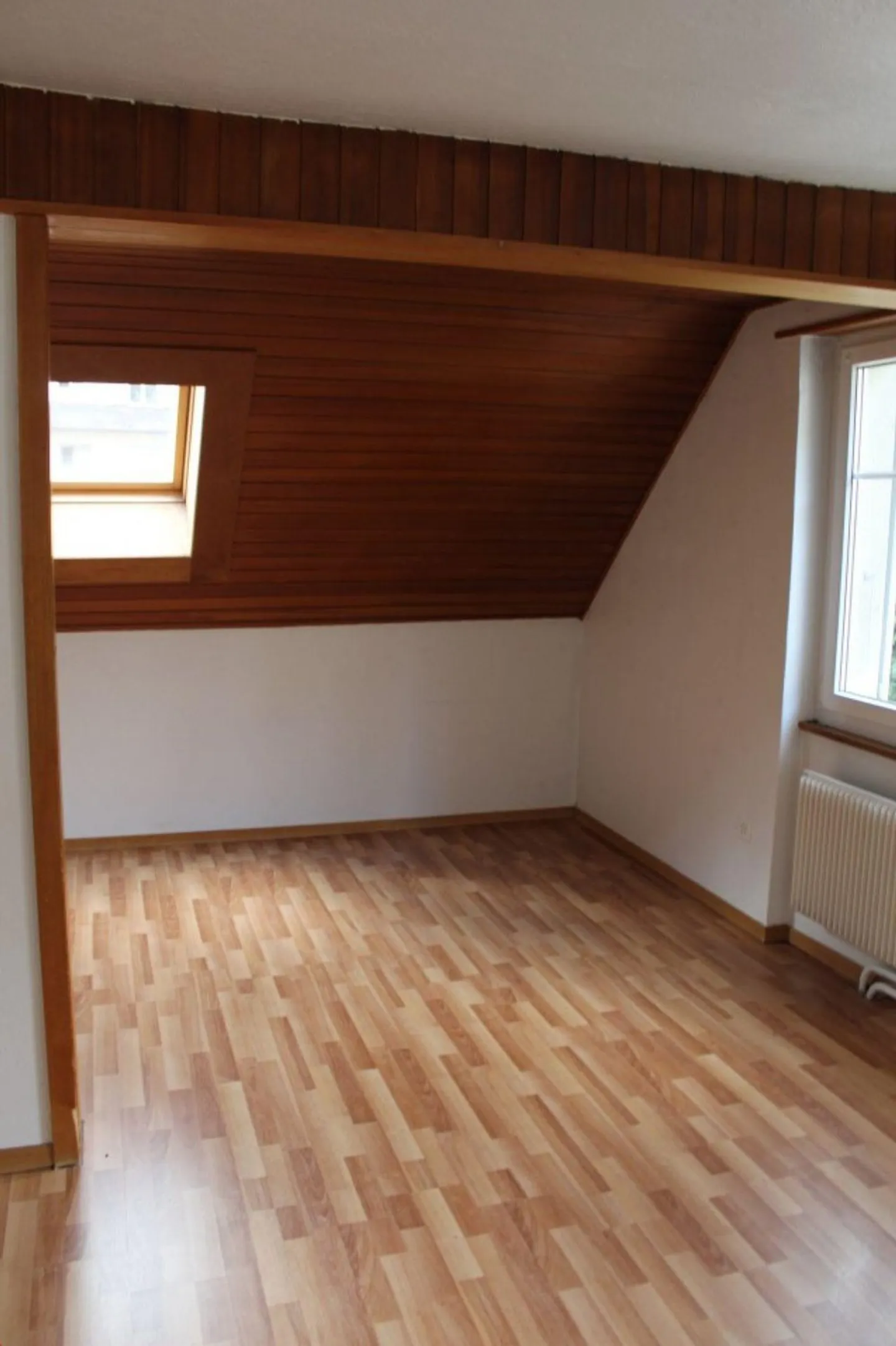 Riduzione del prezzo e primo affitto gratuito! Appartamento di 2,5 stanze nel centro di Moutier - Foto 6 di 7