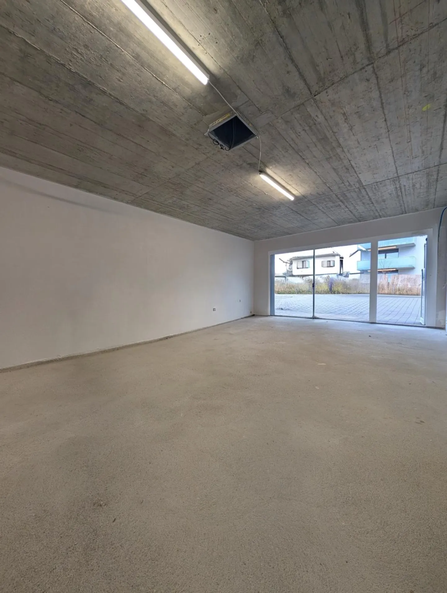 Magnificent commercial space of approx. 115m2 - Photo 2 of 7