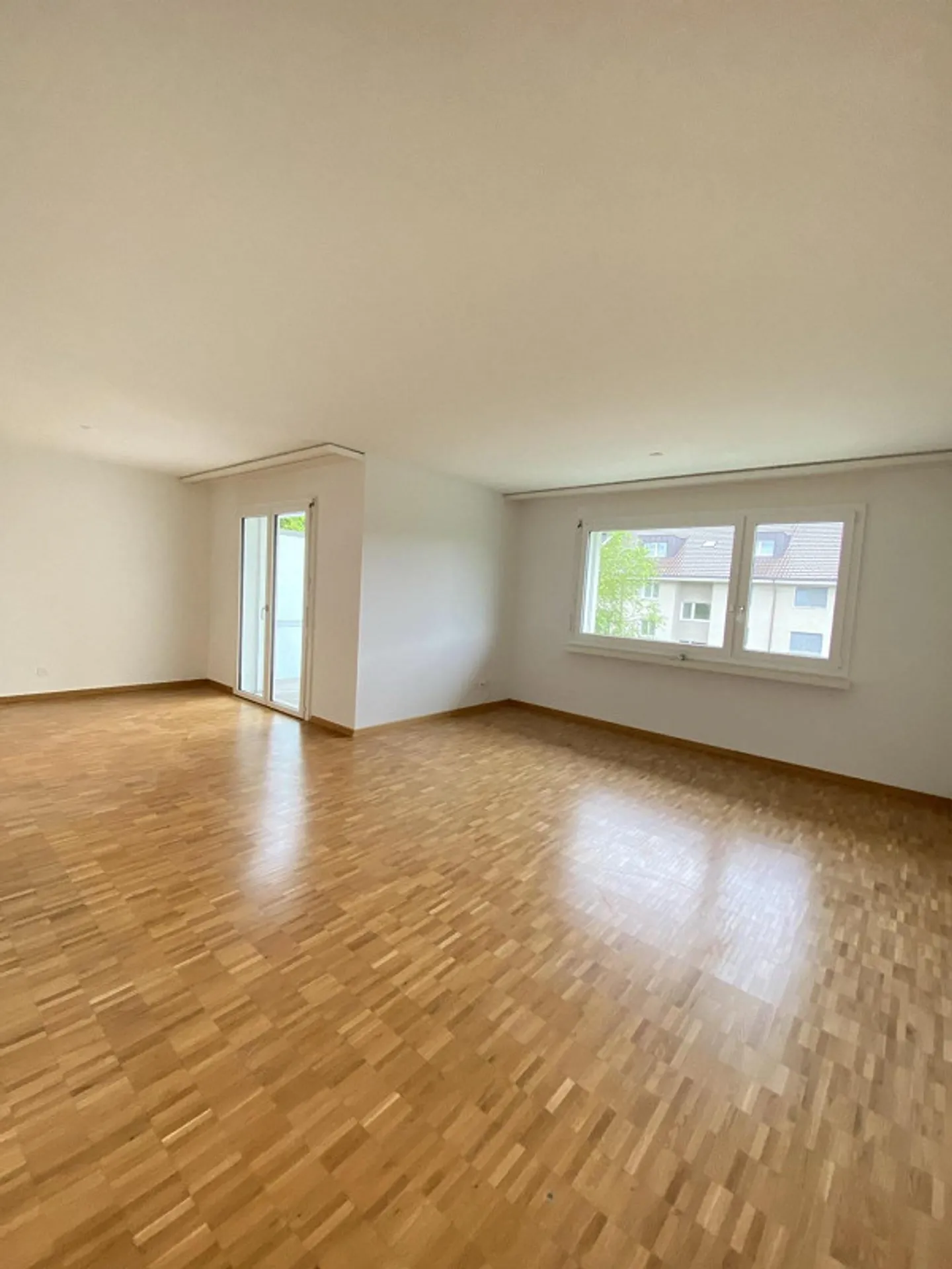 Charmante Wohnung in Safenwil - Foto 2 von 9