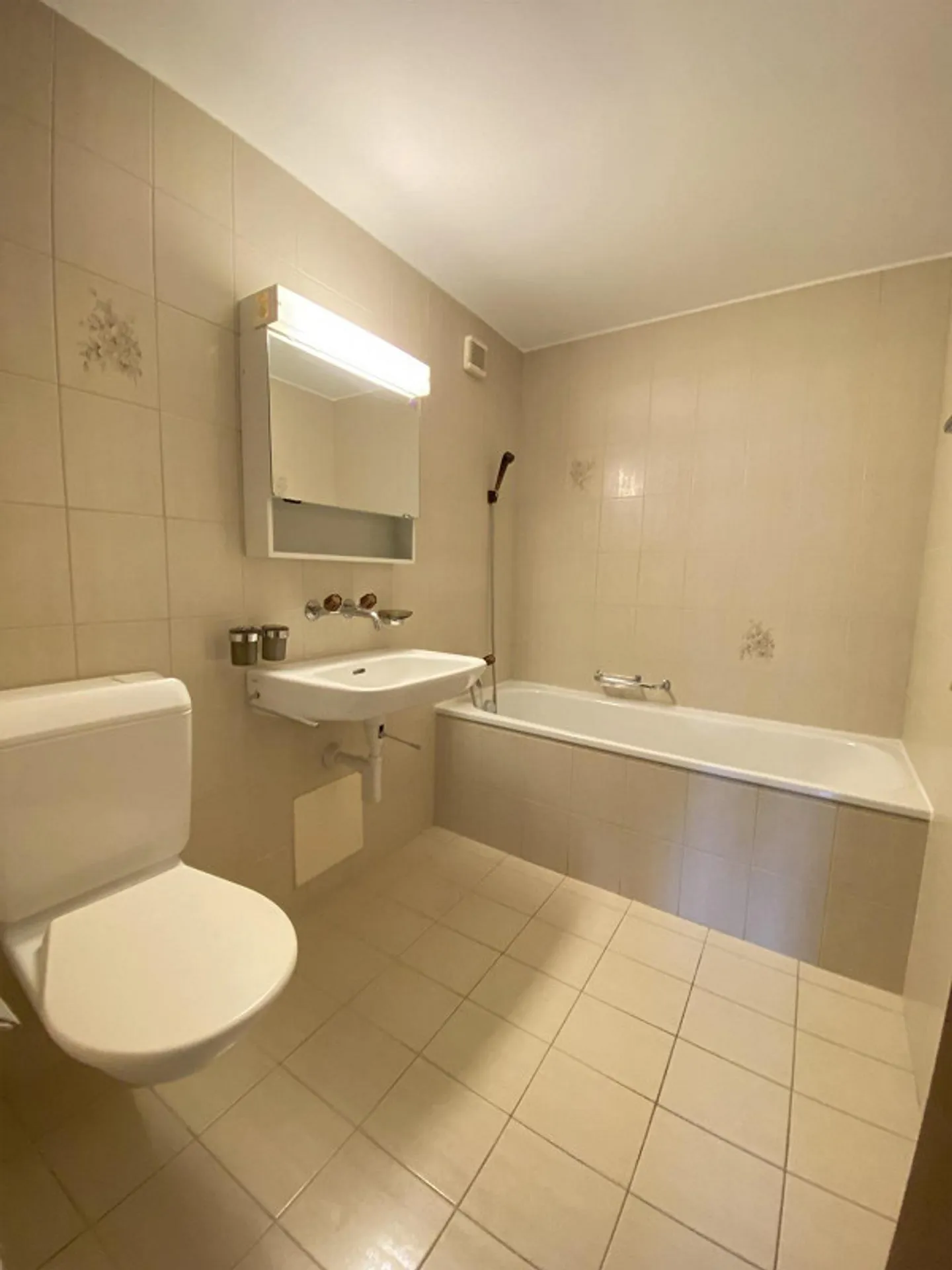 Charmante Wohnung in Safenwil - Foto 8 von 9