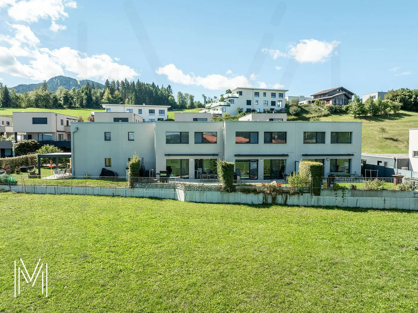 EINE MODERNE VILLA mit 4,5 Zimmern am Rande von landwirtschaftlichem Gebiet in ruhiger und außergewöhnlicher Lage - Foto 12 von 17