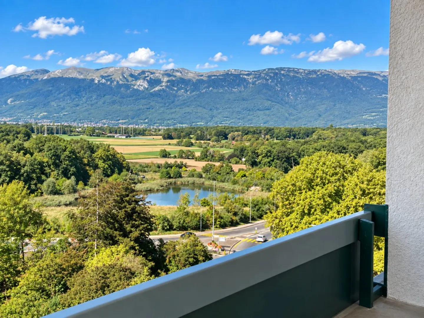 Helles Apartment mit Jura-Blick - Foto 1 von 7