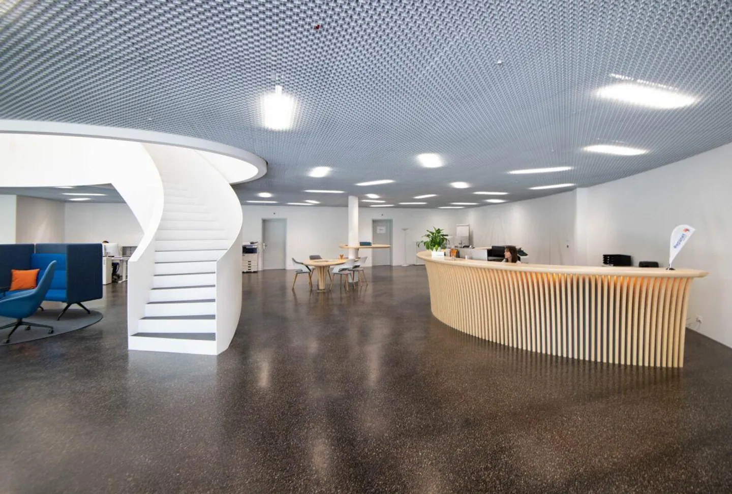 Uffici e showroom moderni e impressionanti.... - Foto 11 di 16