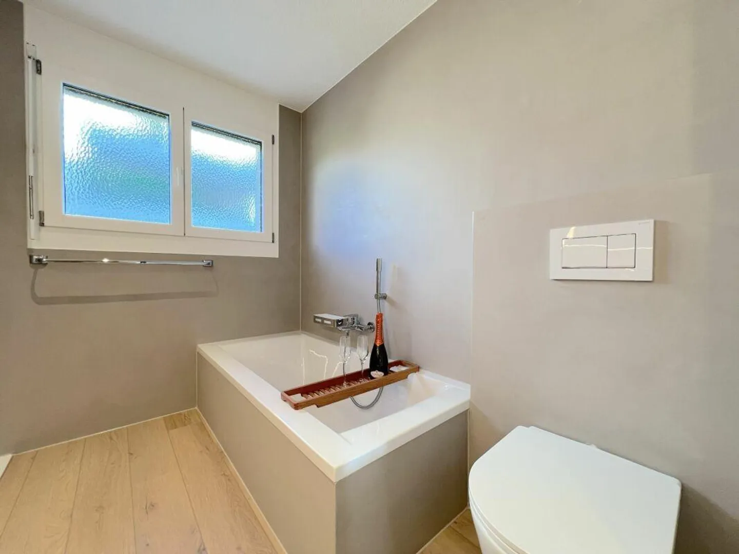 Exclusive Living Experience with Style - Within Walking Distance to the Center of Ei... - Photo 10 of 18