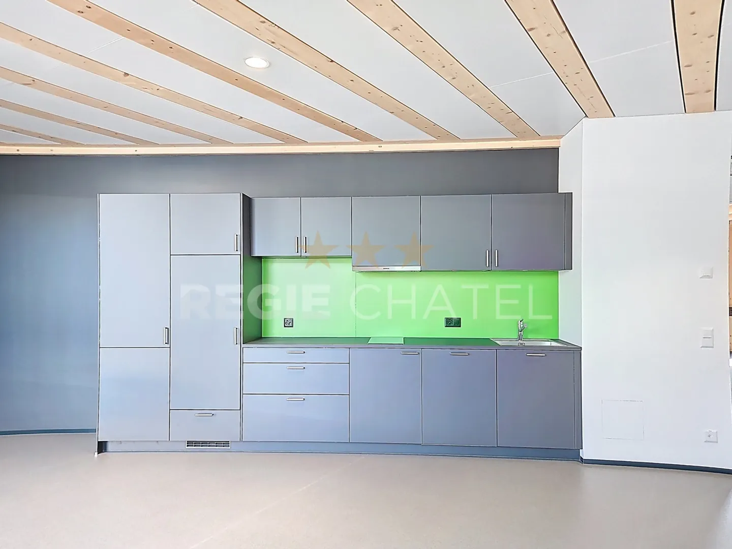 Espace Commercial à Louer - Photo 3 sur 3