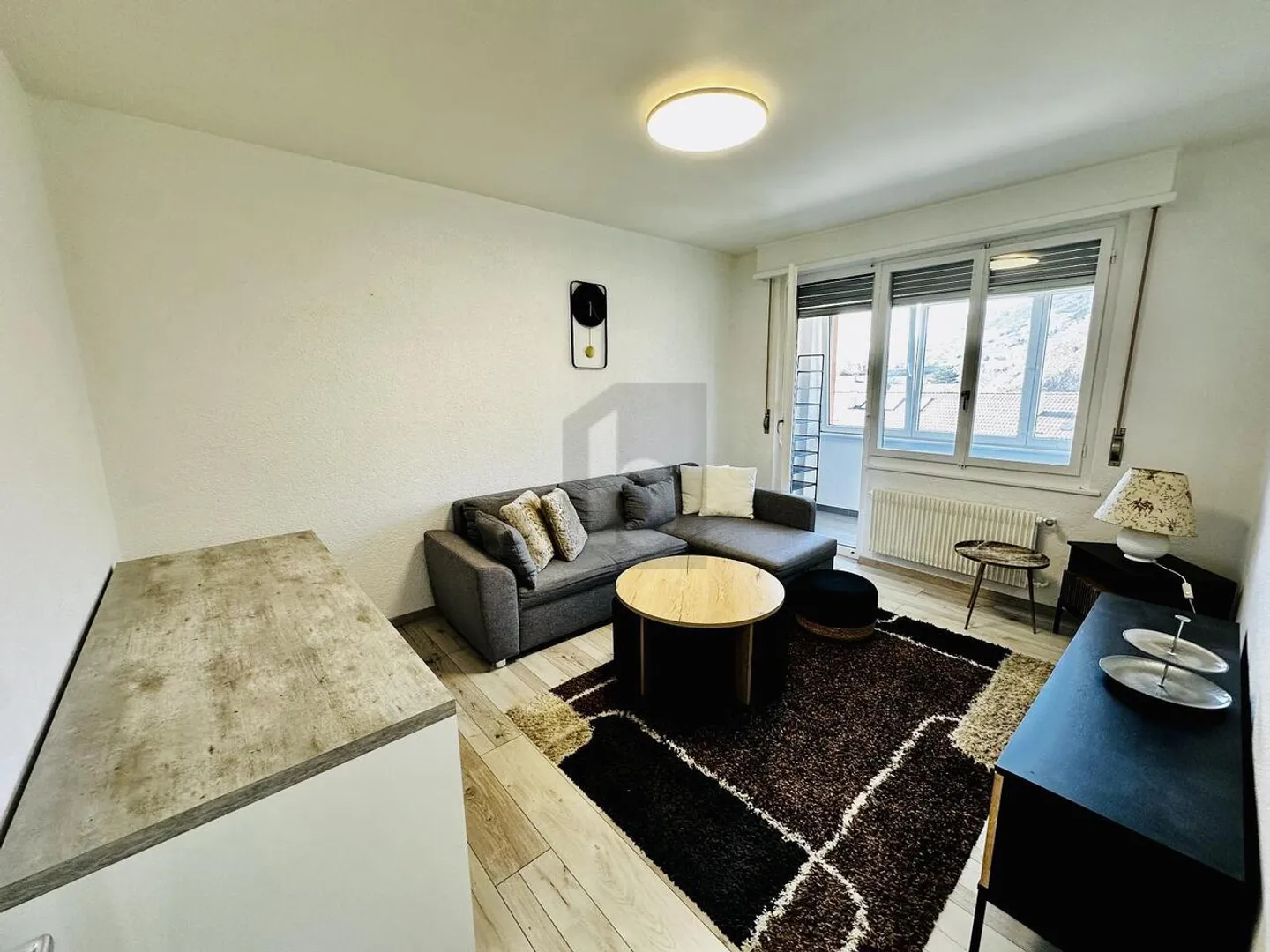 CENTRAL ET ENTIÈREMENT RÉNOVÉ - Photo 1 sur 6