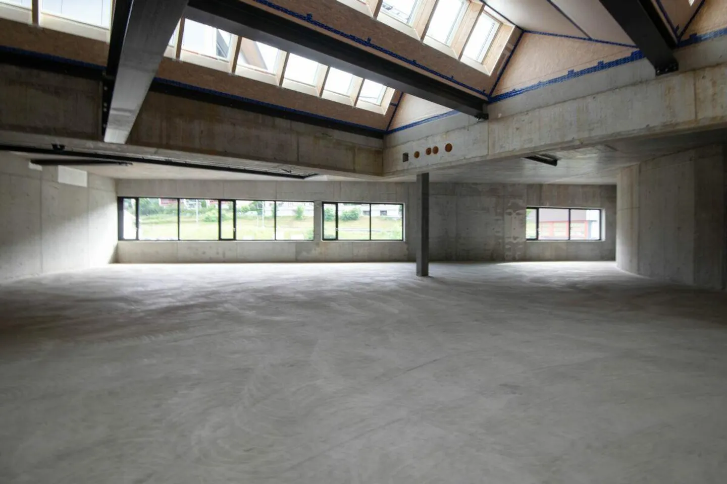 Uffici e showroom moderni e impressionanti.... - Foto 16 di 16