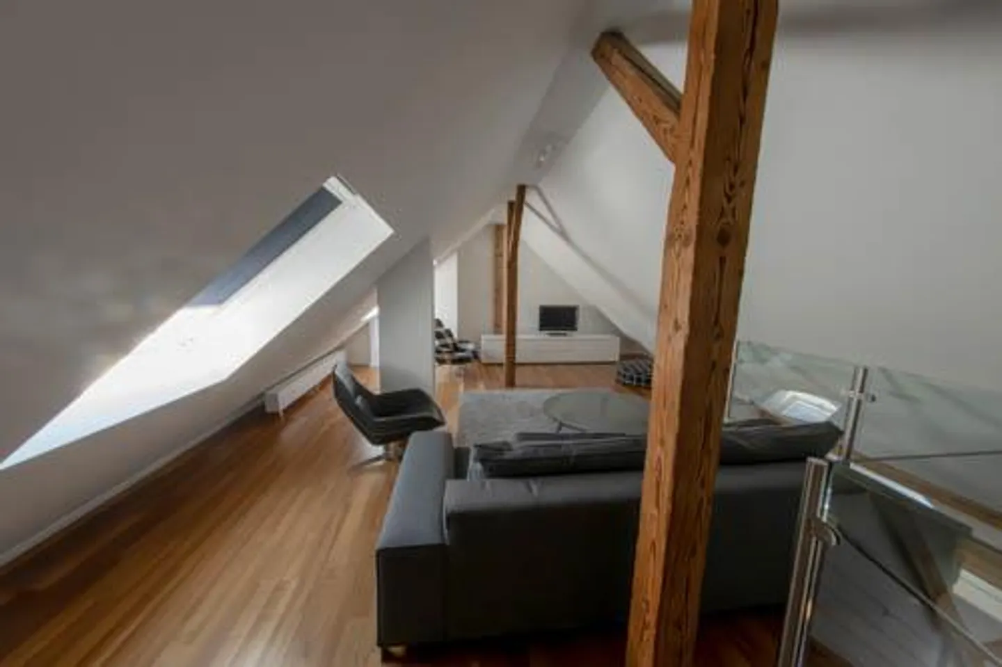Appartement meublé de 4,5 pièces de haute qualité - Photo 3 sur 7