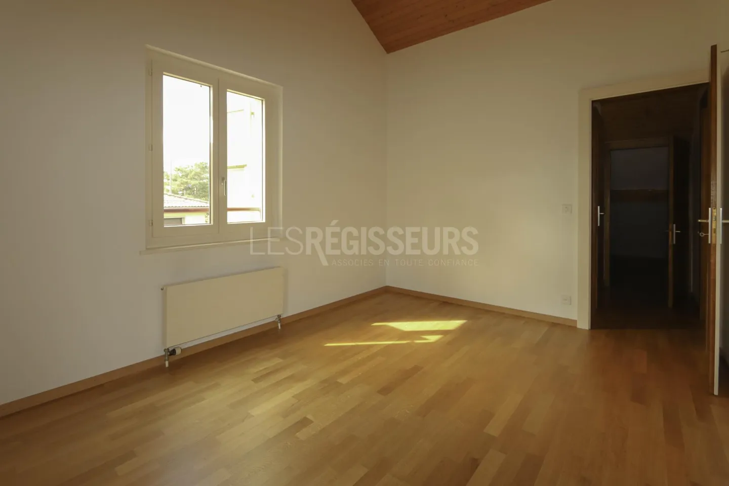 Appartamento in vendita - Foto 2 di 7