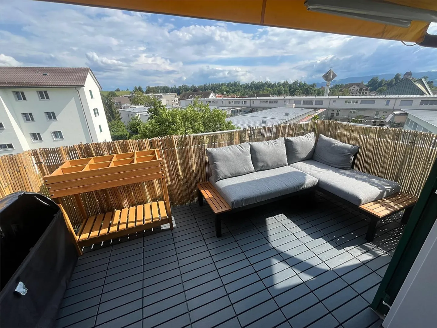 Sopra i tetti di Uster: Luminoso appartamento di 3 stanze con balcone - Foto 7 di 7