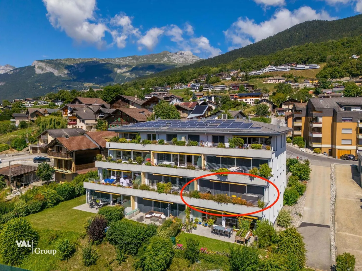 La tua nuova casa a Savièse - luminoso appartamento di 5.5 stanze con balcone - Foto 1 di 12