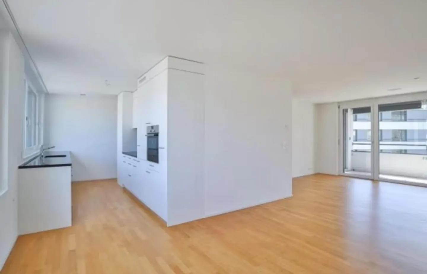 Beautiful 3.5 room apartment in a central location - Photo 3 of 6