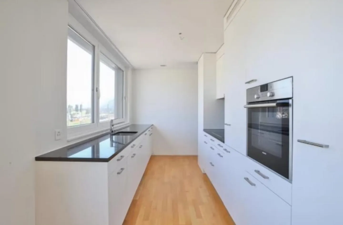 Beautiful 3.5 room apartment in a central location - Photo 2 of 6