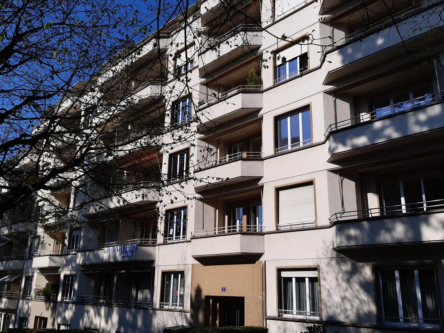 2.5 Room Apartment - Photo 1 of 3