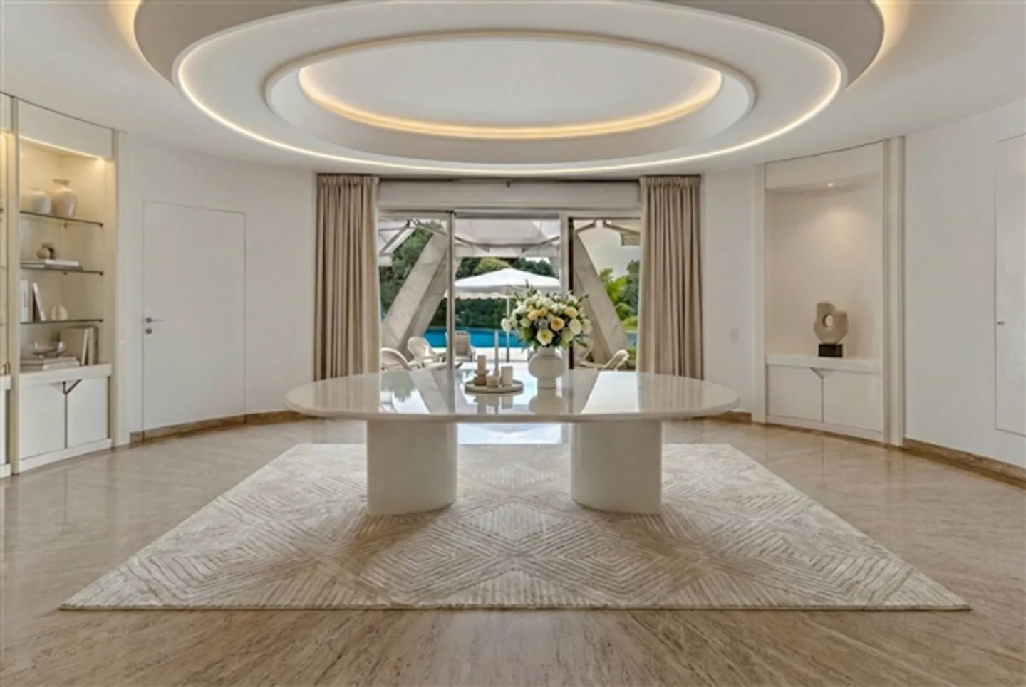 Magnificent architect-designed villa, exclusive - Photo 1 of 12