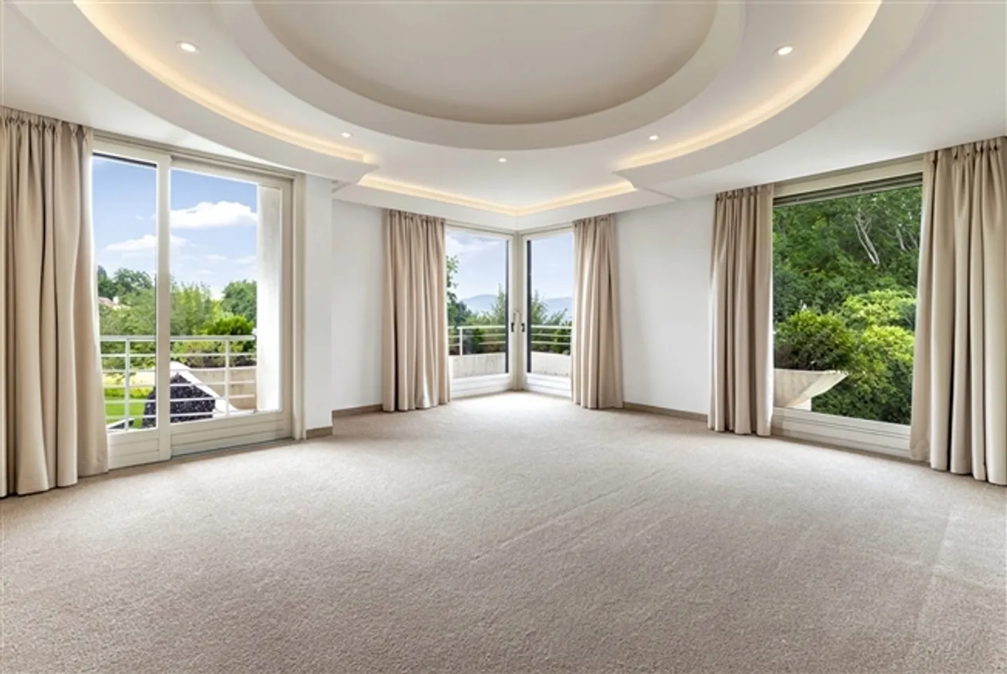 Magnificent architect-designed villa, exclusive - Photo 6 of 12