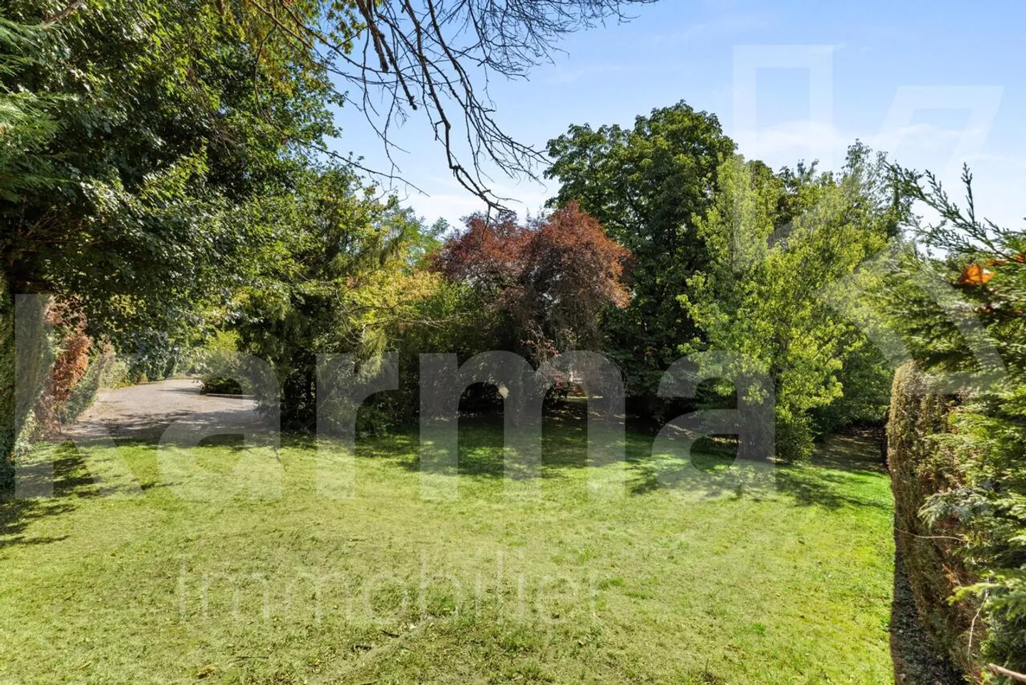 Villa de charme avec potentiel - Photo 2 sur 9