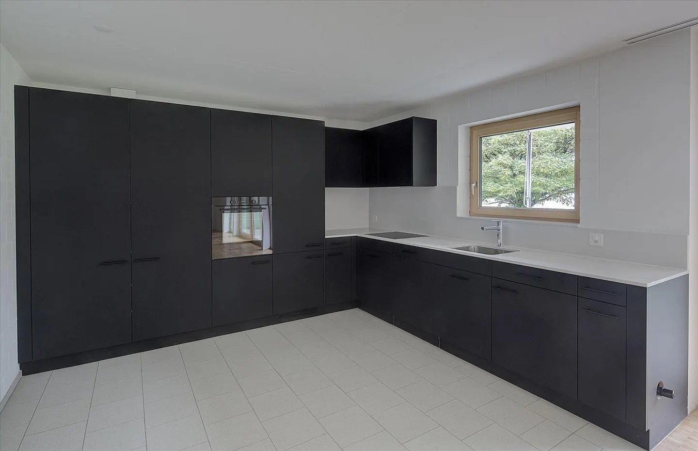 Appartement moderne de haut niveau ! - Photo 2 sur 9