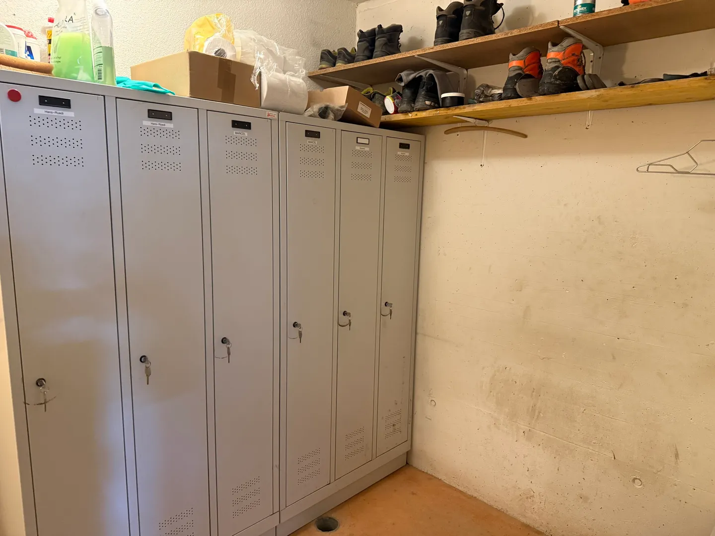 Spazio commerciale moderno con magazzino alto a Ebikon - Foto 7 di 9