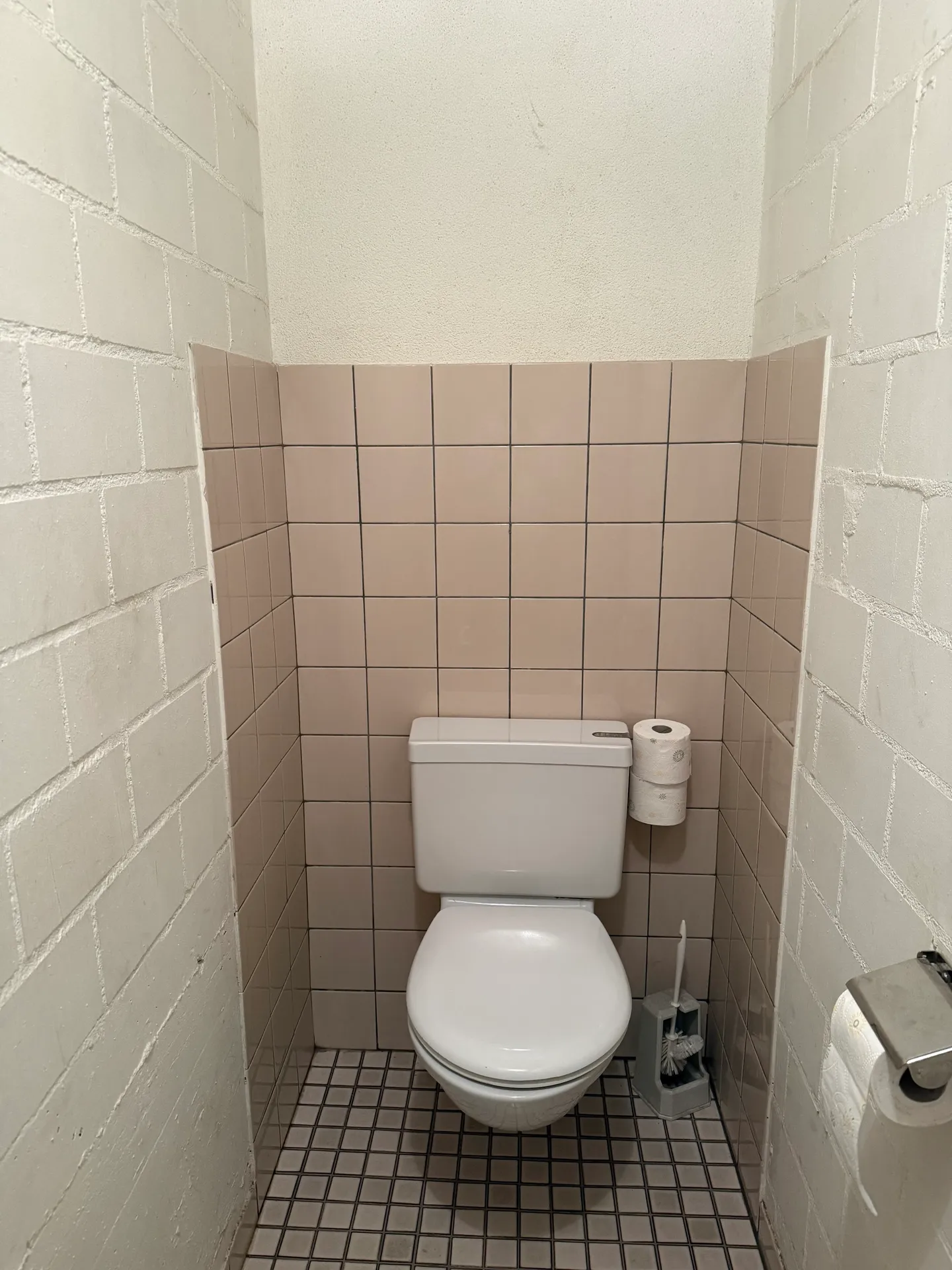 Spazio commerciale moderno con magazzino alto a Ebikon - Foto 8 di 9