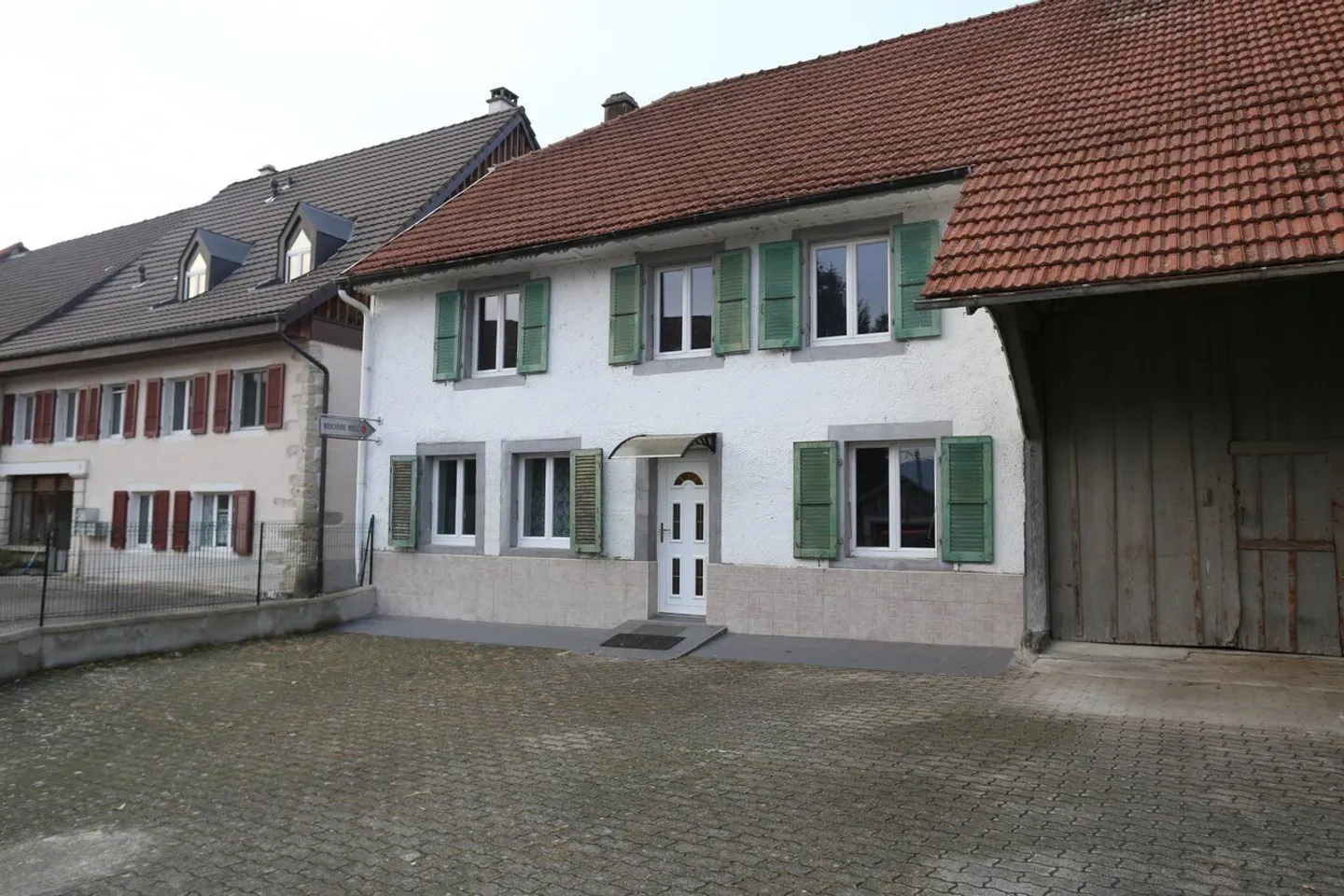 Single house for sale - Photo 1 of 13