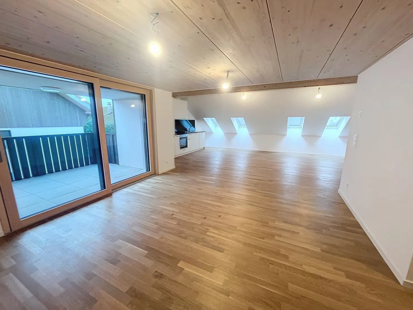 Duplex-Penthouse mit 4,5 Zimmern - Foto 3 von 12