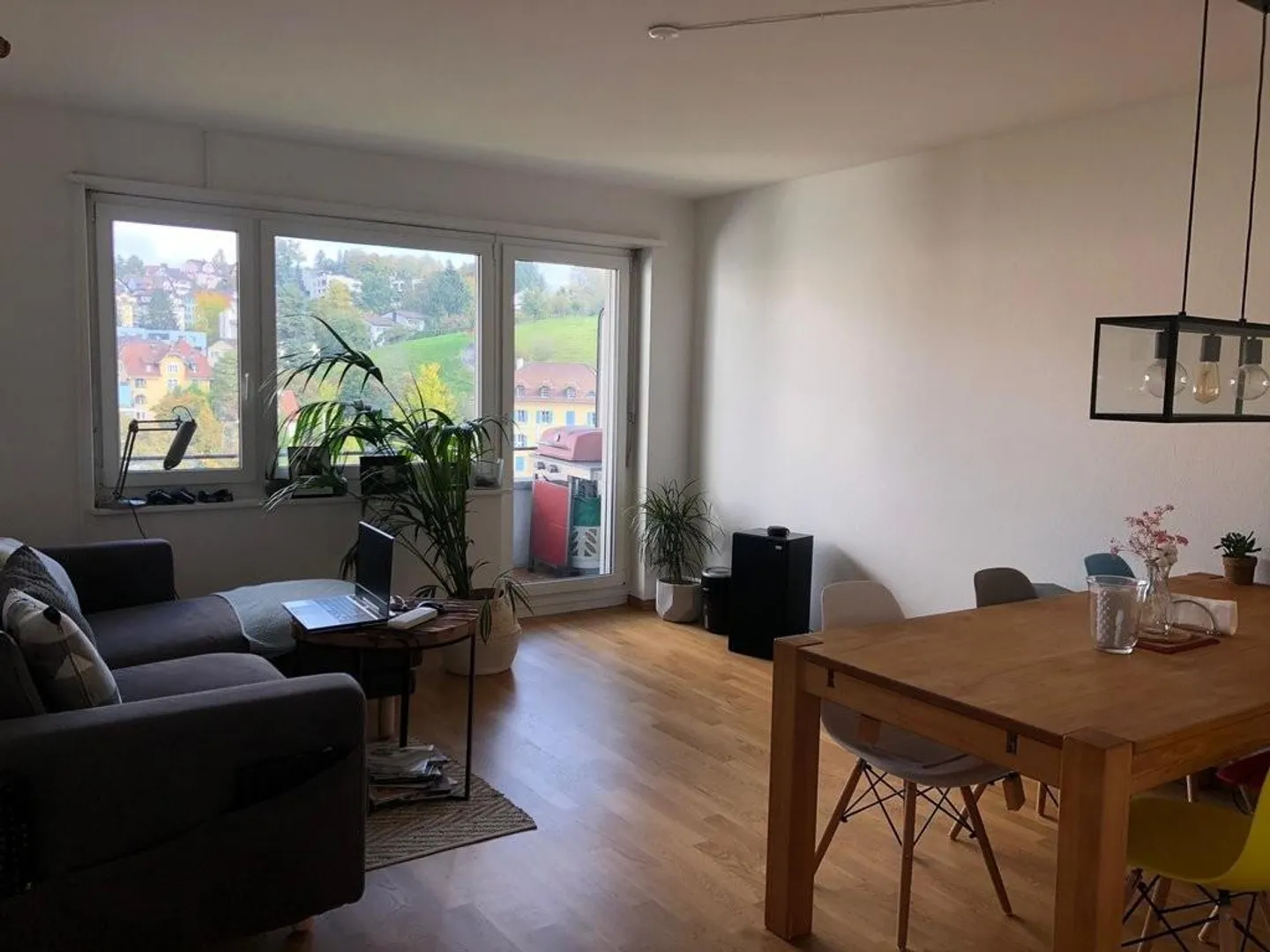 Modernes Apartment mit Balkon - Foto 3 von 7