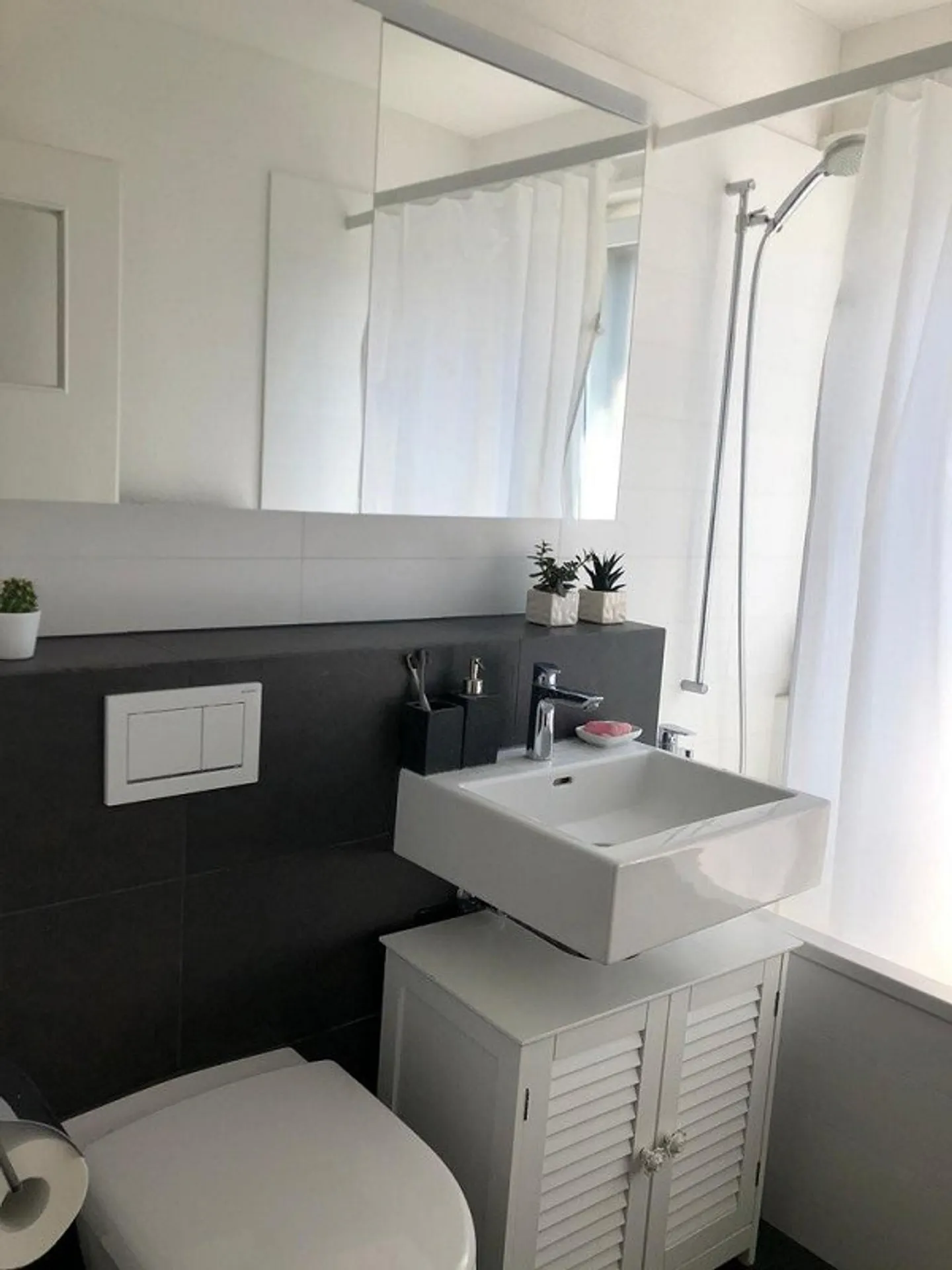 Modernes Apartment mit Balkon - Foto 5 von 7