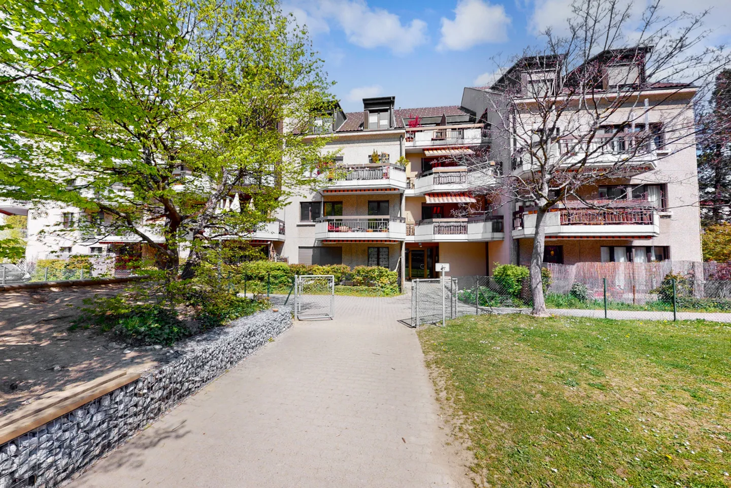 Your future accommodation near the train station - Photo 1 of 6