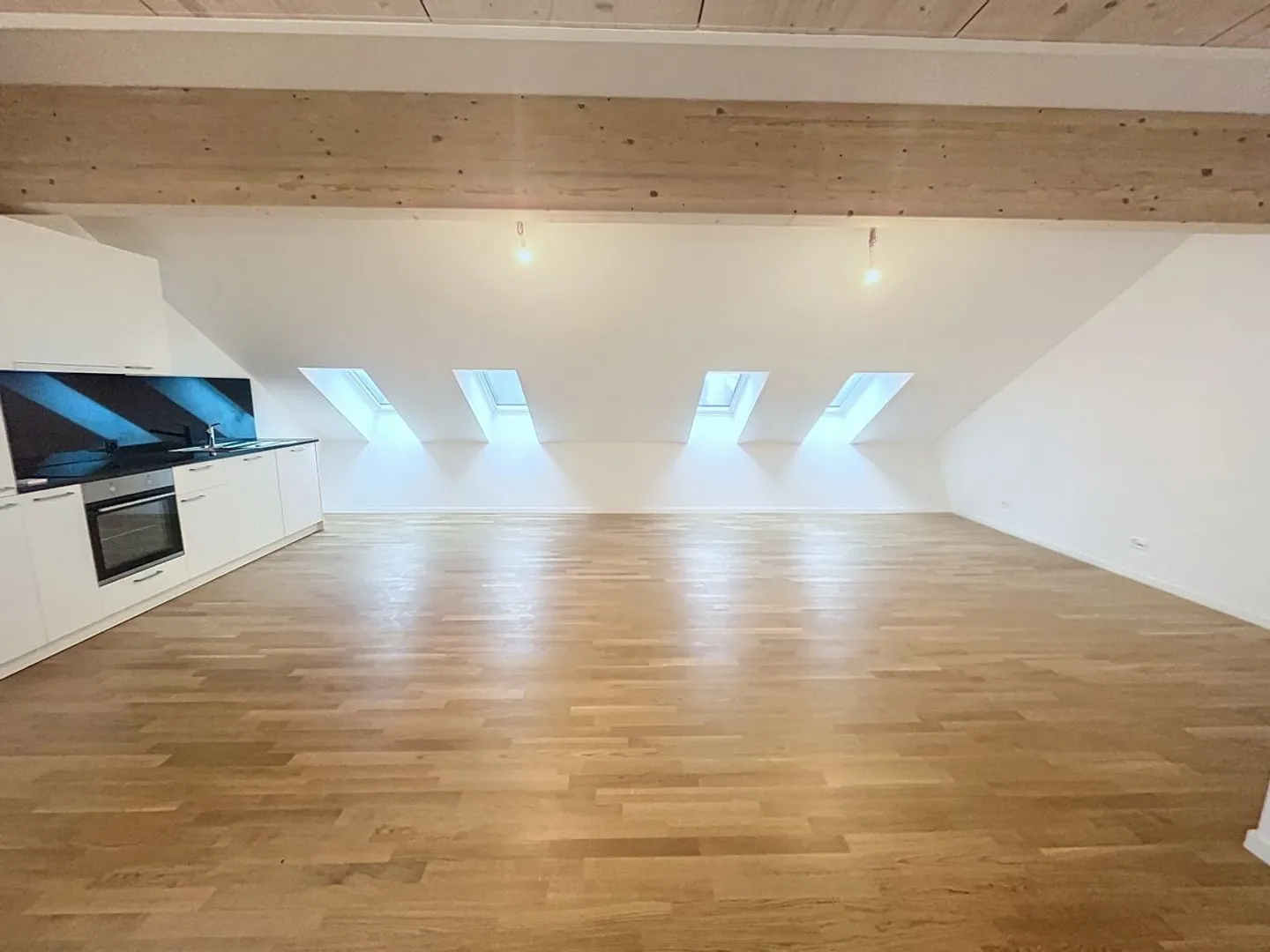 Duplex-Penthouse mit 4,5 Zimmern - Foto 4 von 12