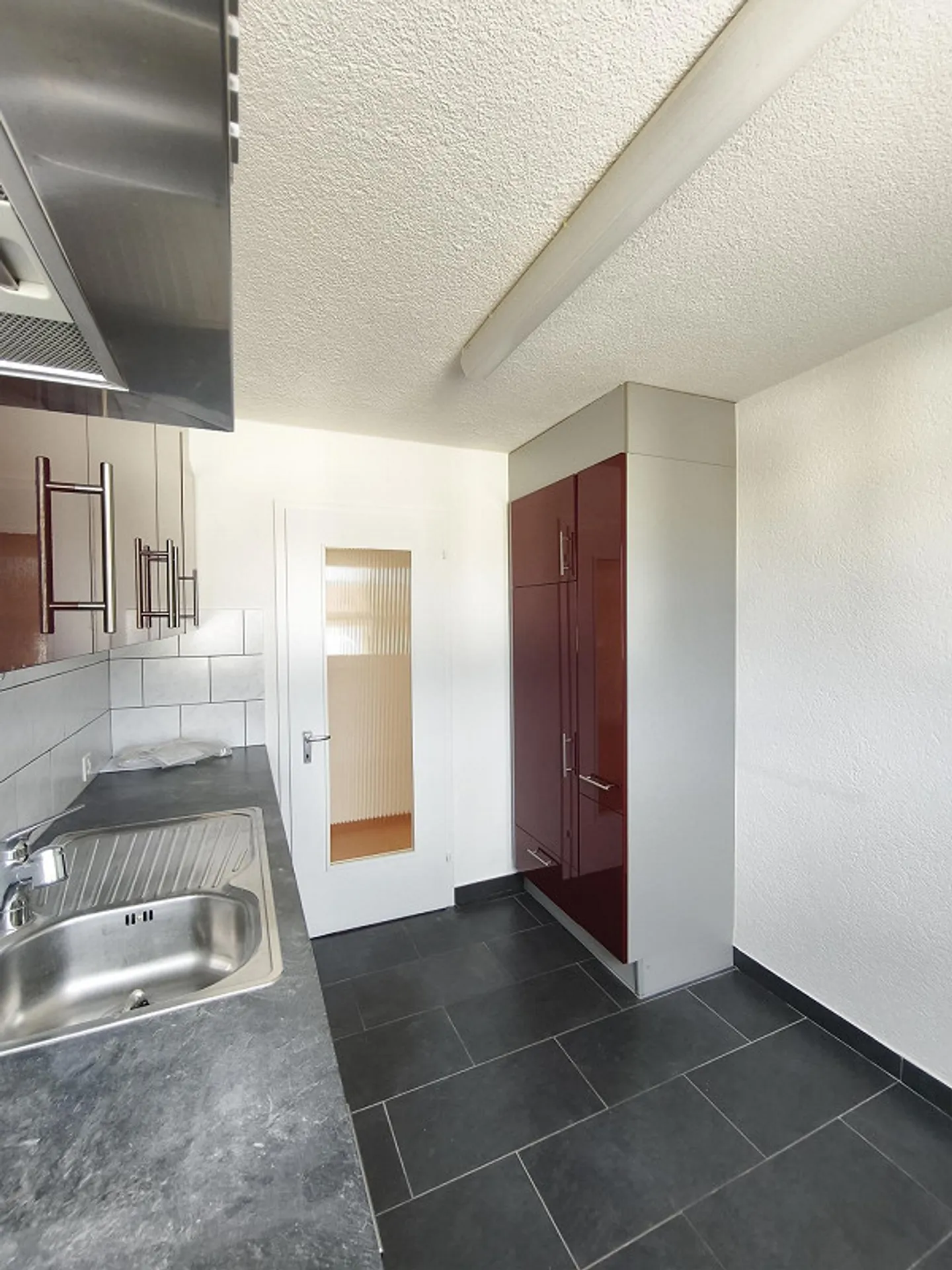 Light-flooded living in a quiet location - Photo 2 of 9