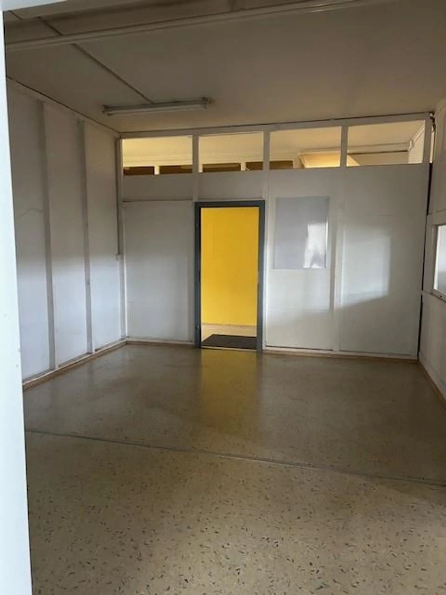 Ufficio con spazio commerciale - Foto 2 di 7