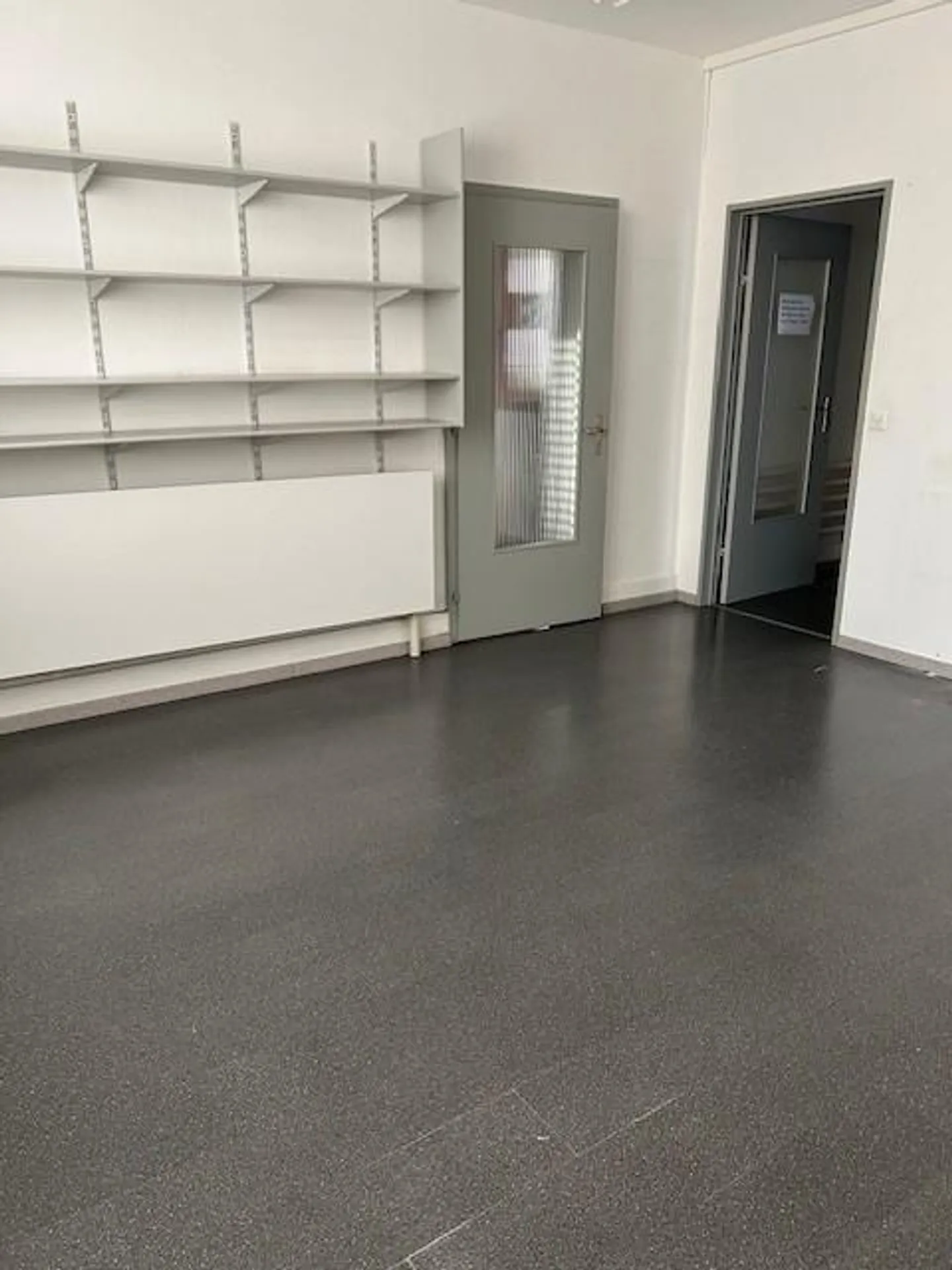 Ufficio con spazio commerciale - Foto 3 di 7