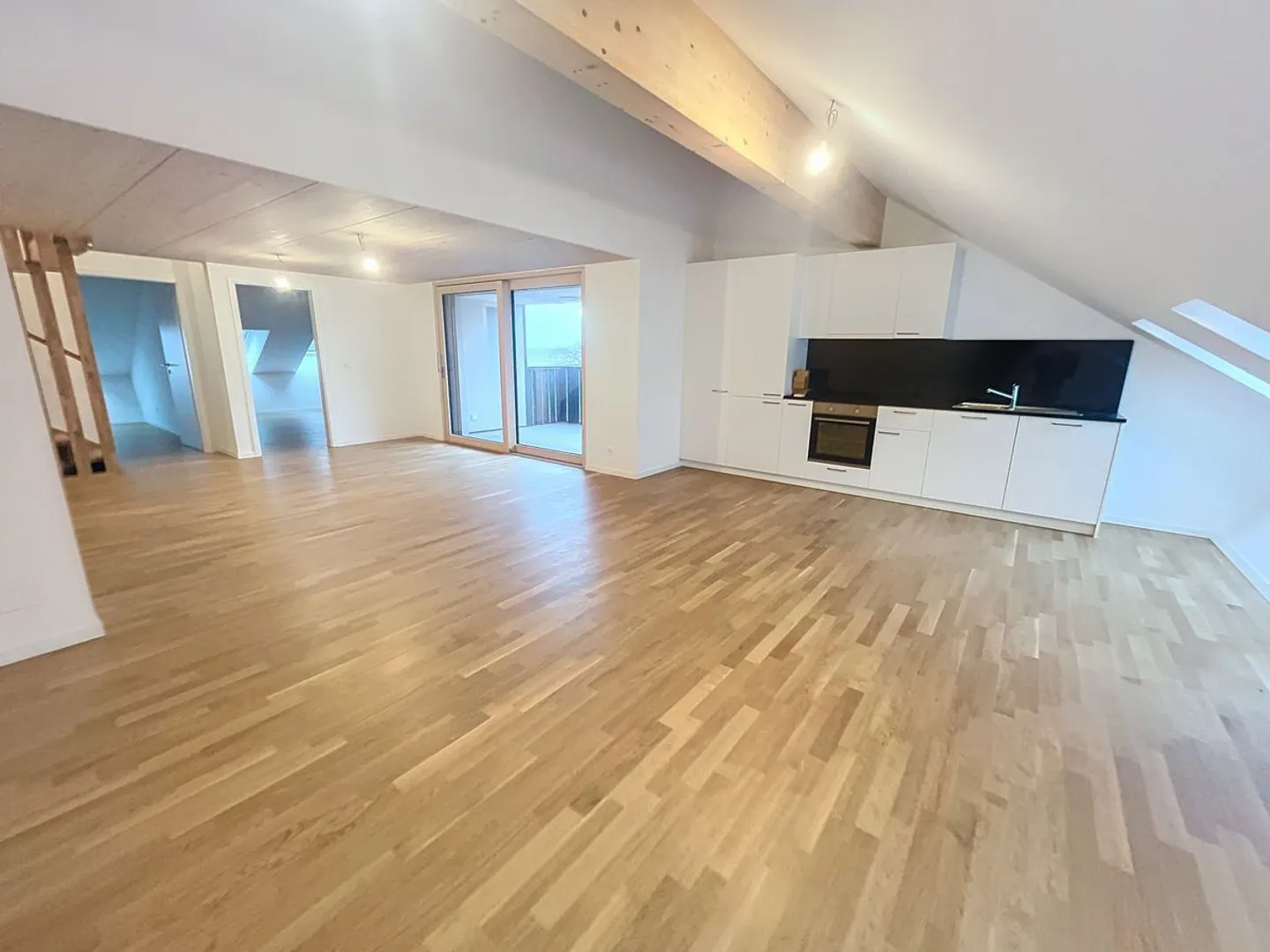 Duplex-Penthouse mit 4,5 Zimmern - Foto 5 von 12