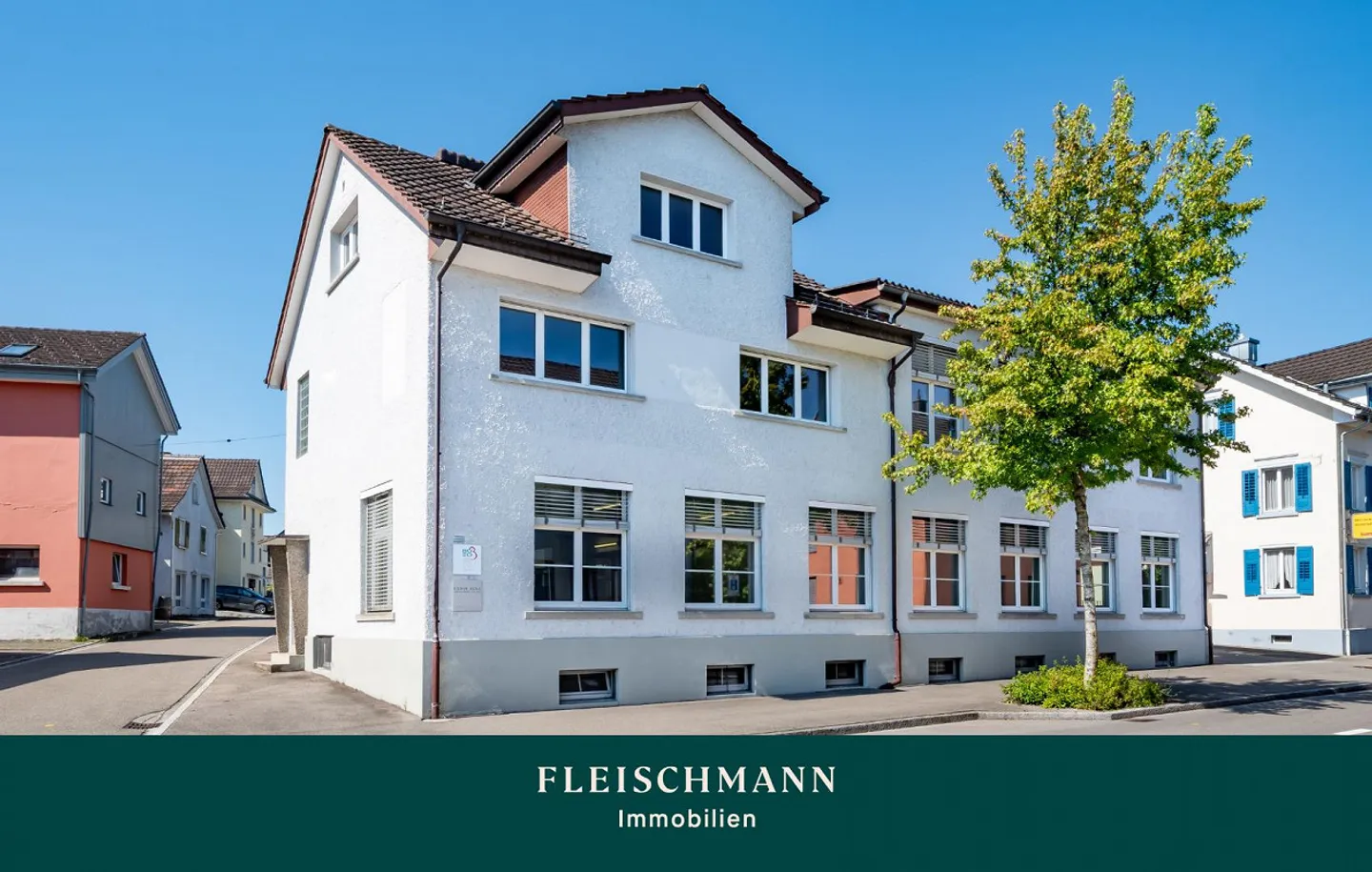 Residential and commercial property in a good business location - Photo 1 of 14